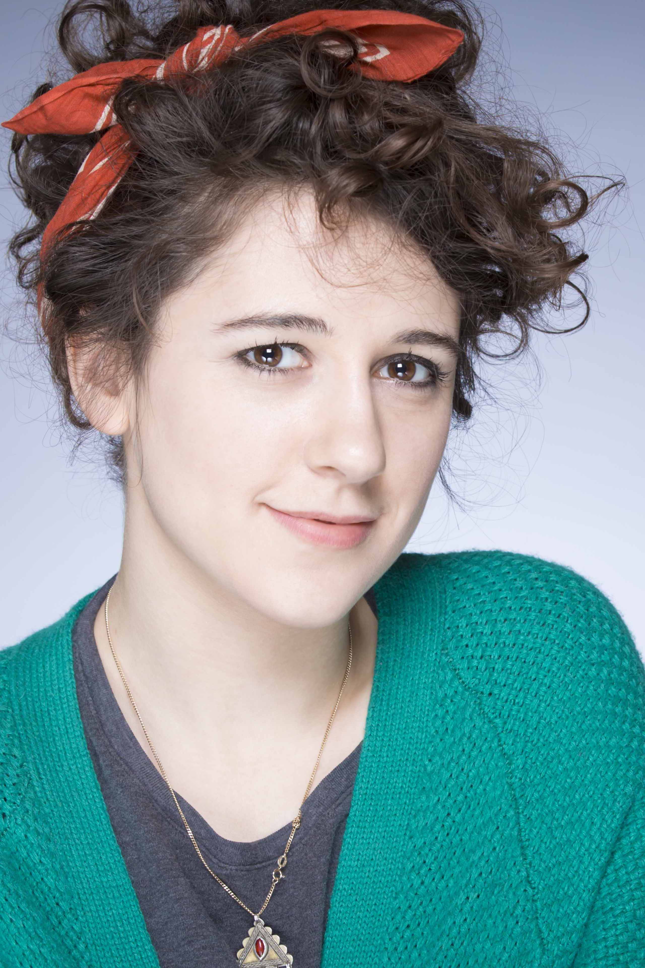 The 33-year old daughter of father (?) and mother(?) Ellie Kendrick in 2024 photo. Ellie Kendrick earned a  million dollar salary - leaving the net worth at  million in 2024