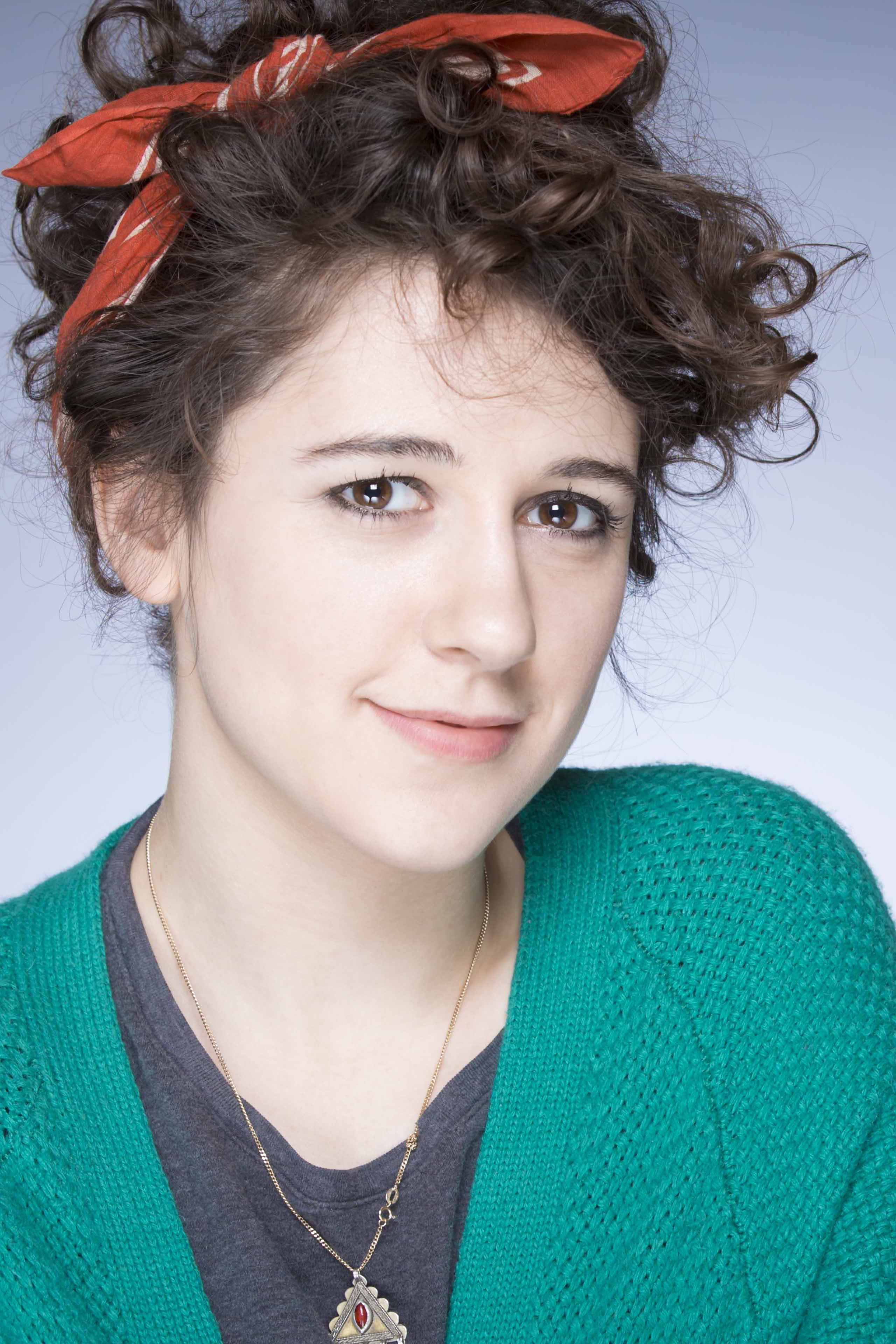 Ellie Kendrick kiss